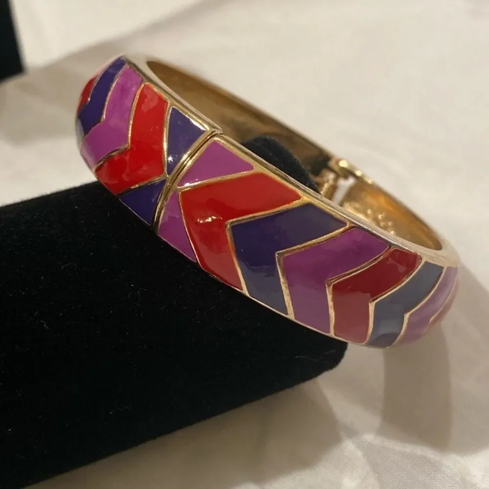 Vintage Gold And Enamel Clamper Bracelet - Picture 3 of 8
